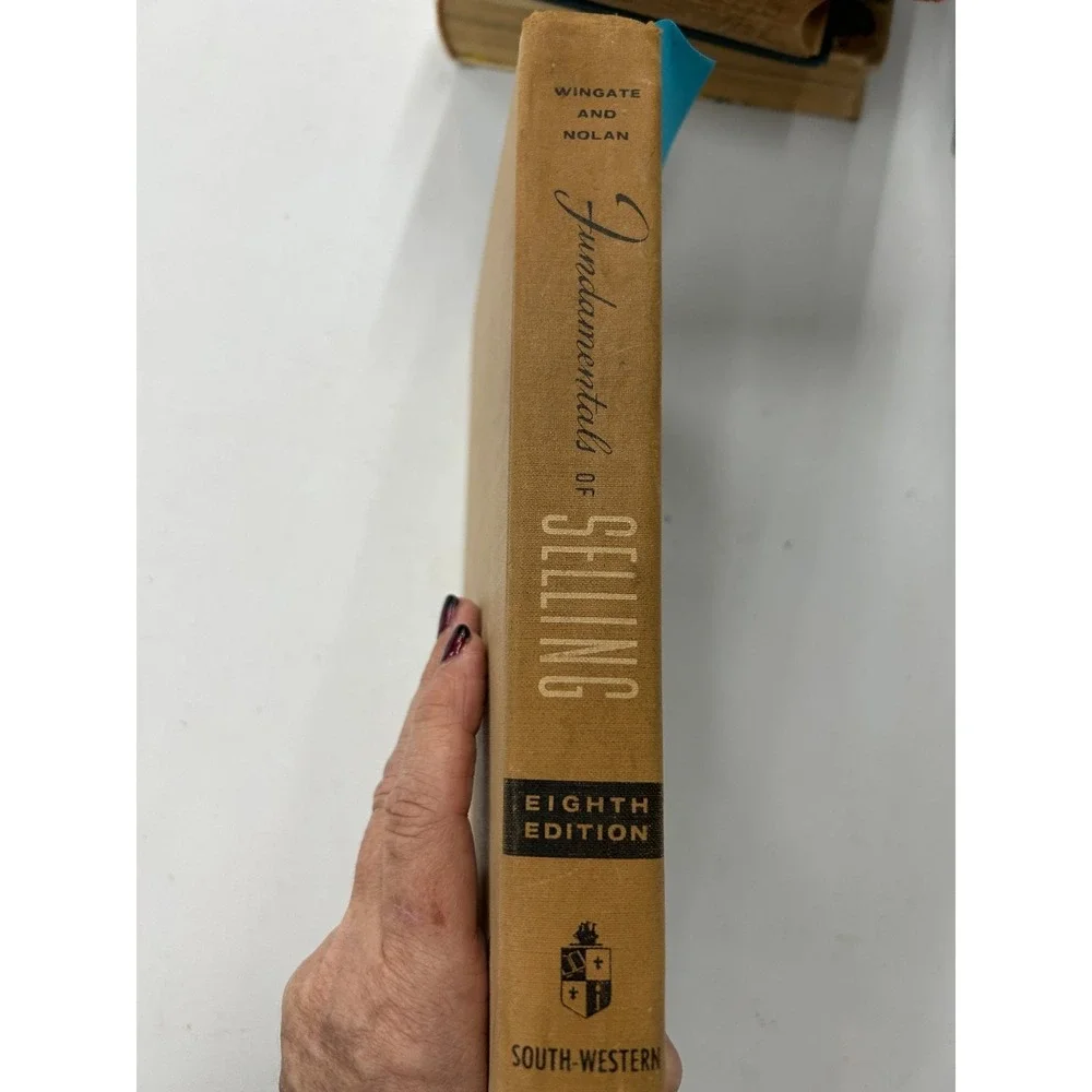 Fundamentals‎ of Selling Wingate Nolan 1962 8th Edition Business Textbook